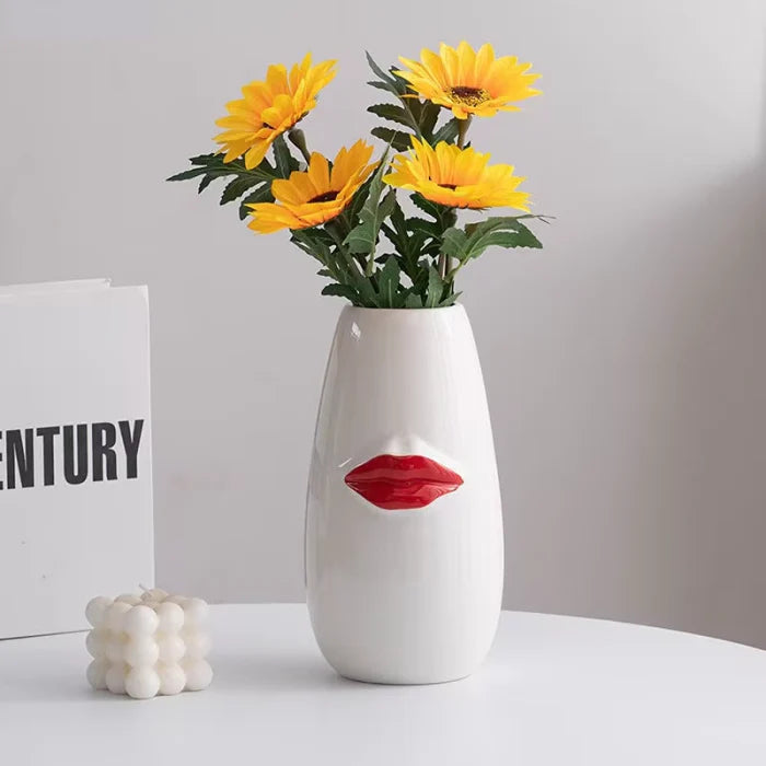 Red Lips Vase