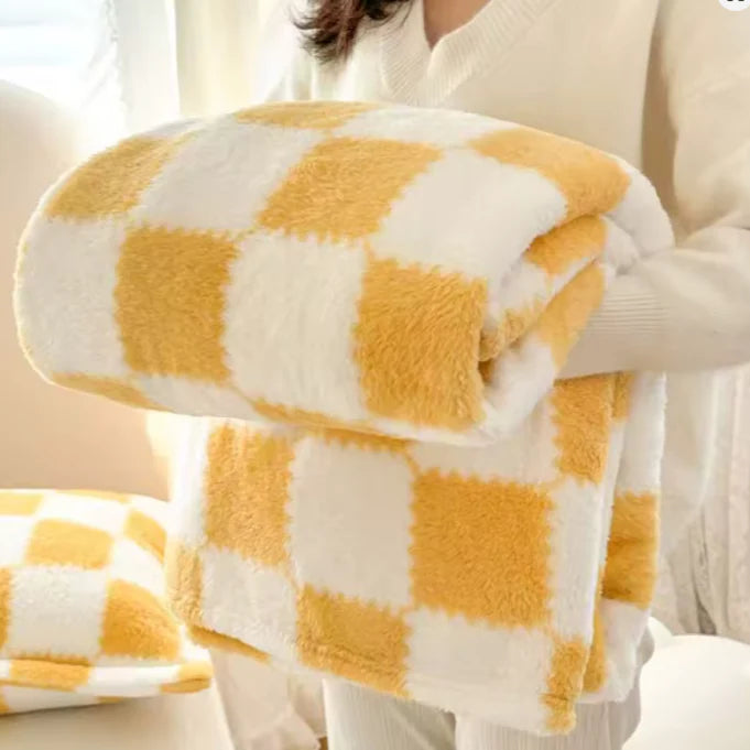 Checkered Fleece Throw Blanket